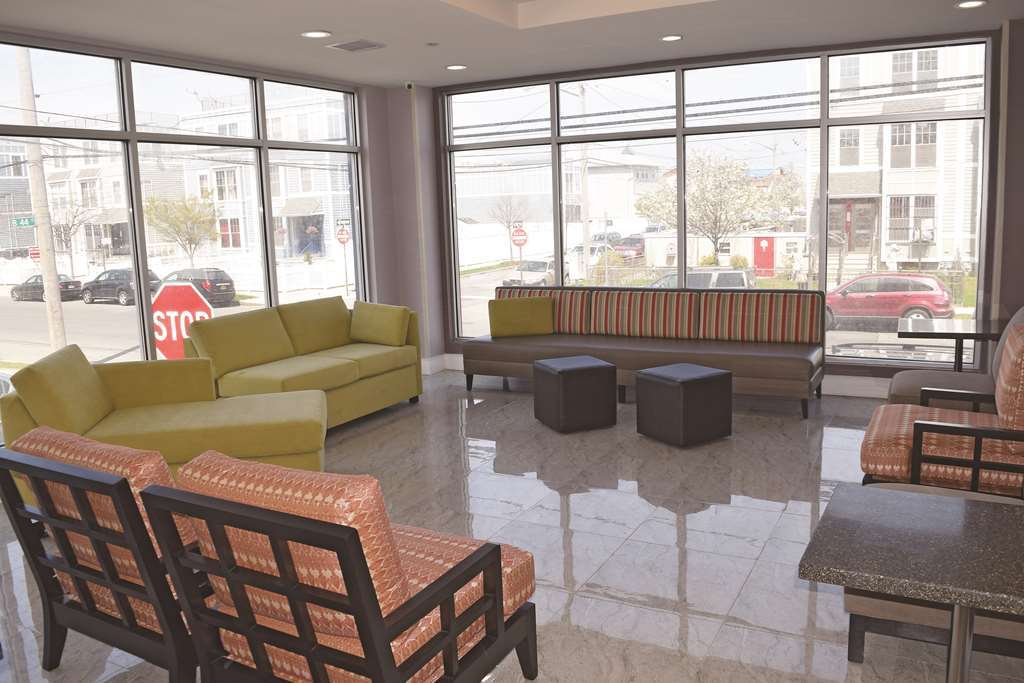 La Quinta Inn & Suites Far Rockaway - Beach Hotel ニューヨーク インテリア 写真
