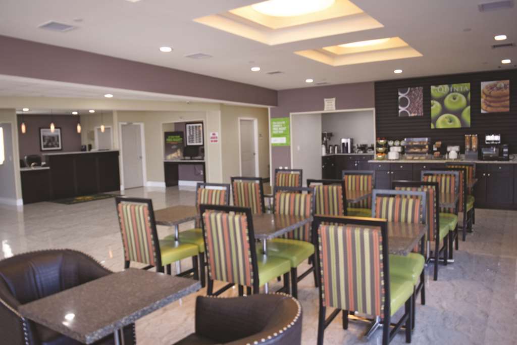La Quinta Inn & Suites Far Rockaway - Beach Hotel ニューヨーク 設備 写真