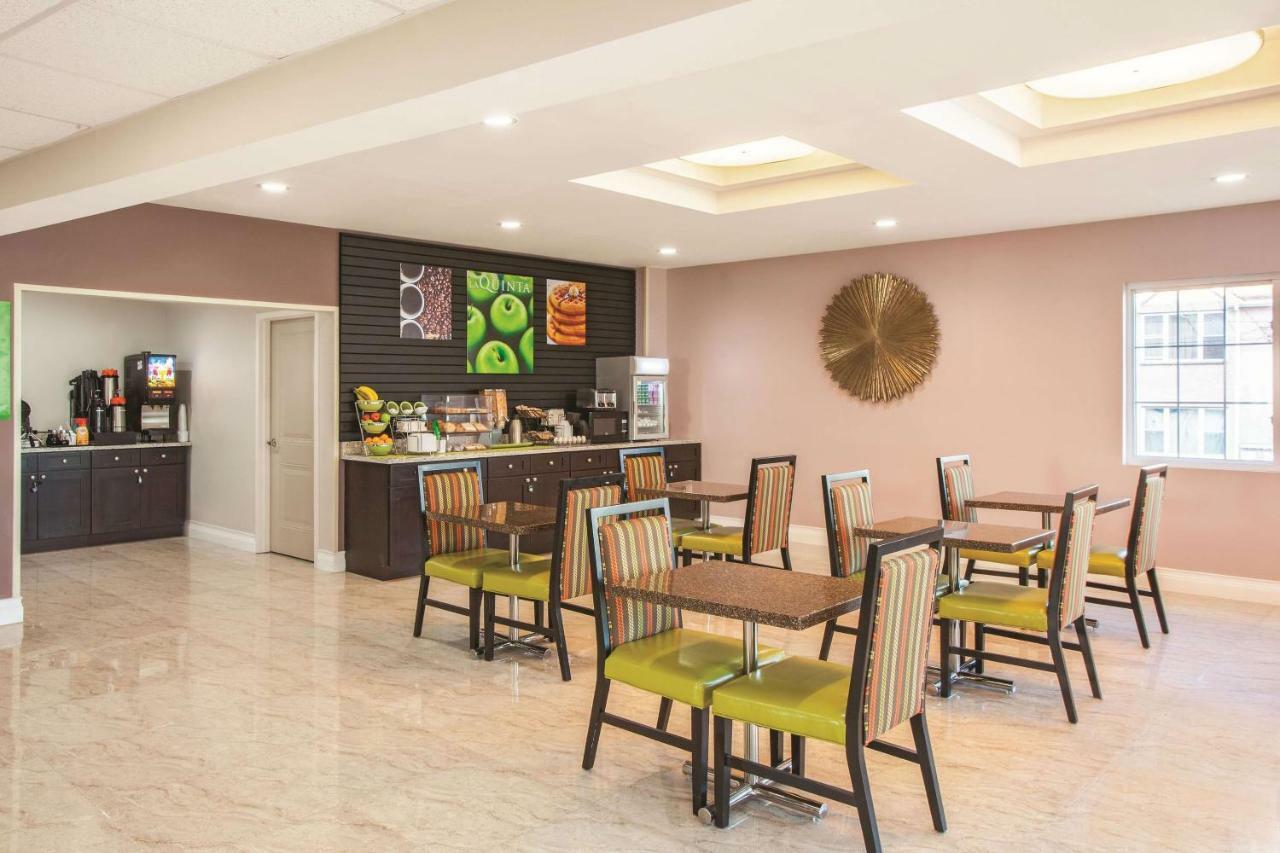 La Quinta Inn & Suites Far Rockaway - Beach Hotel ニューヨーク エクステリア 写真