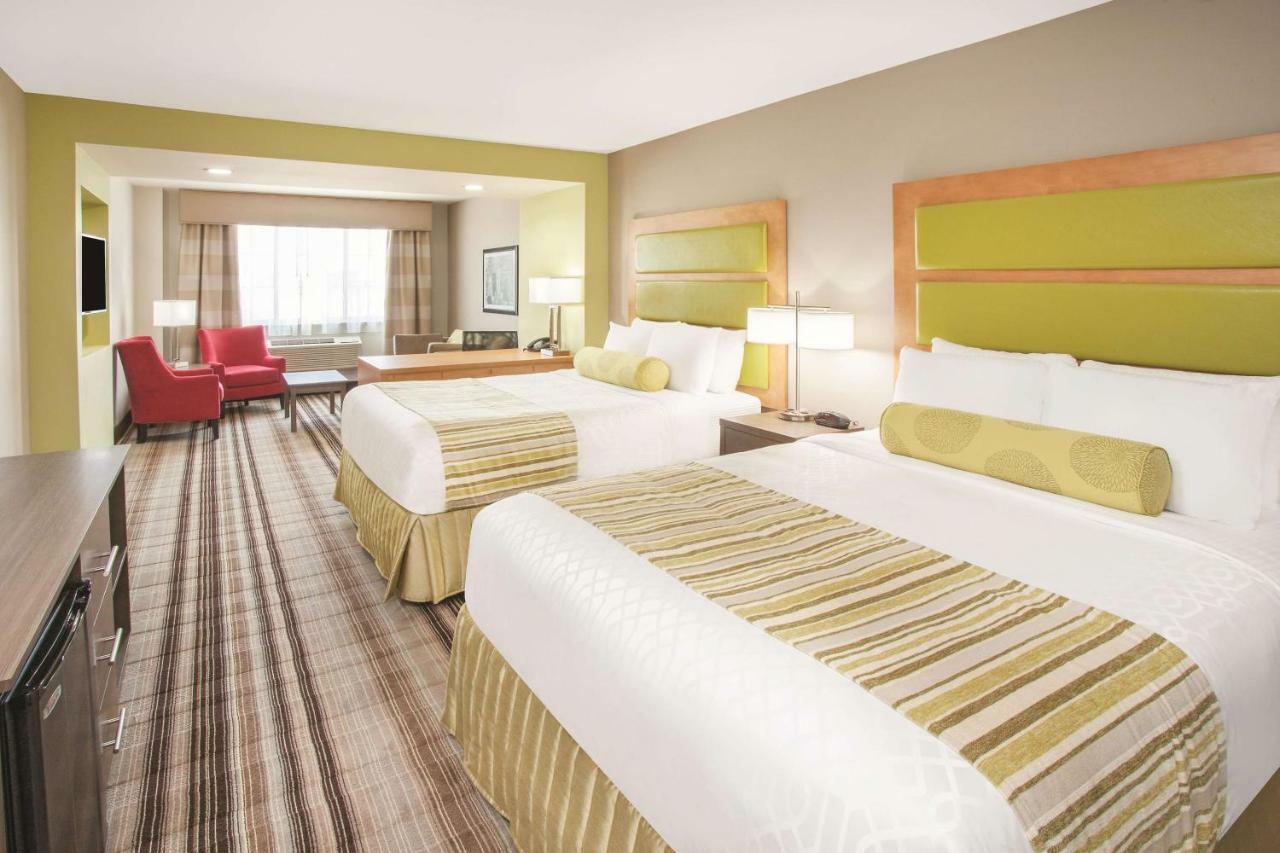 La Quinta Inn & Suites Far Rockaway - Beach Hotel ニューヨーク エクステリア 写真