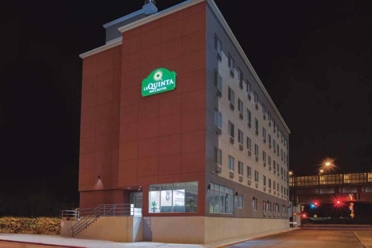 La Quinta Inn & Suites Far Rockaway - Beach Hotel ニューヨーク エクステリア 写真